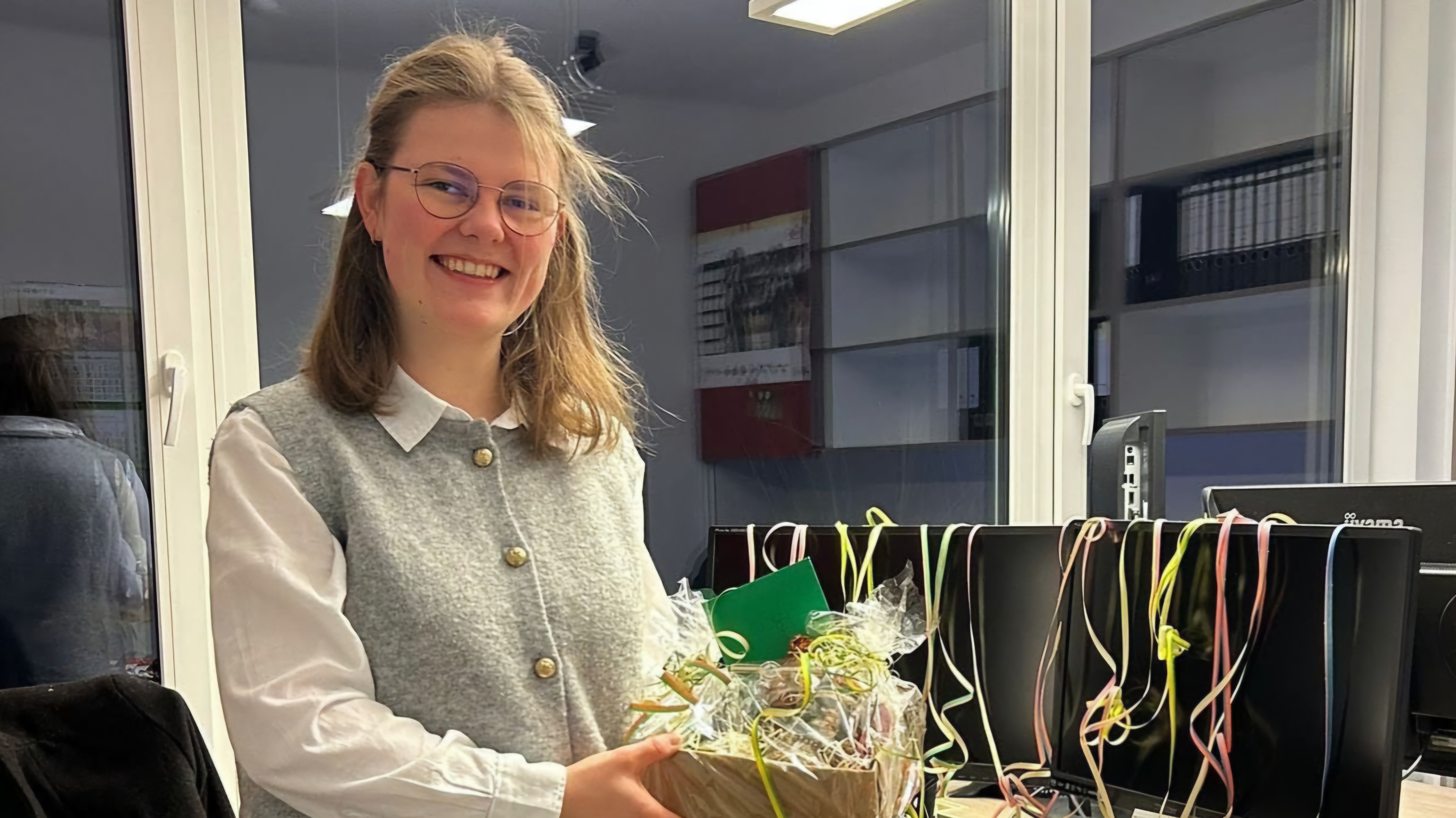 Johanne Warnecke lächelt in die Kamera.